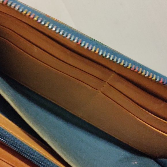 Vintage DOONEY & BOURKE Rainbow Zip Around Wallet - Picture 10 of 12